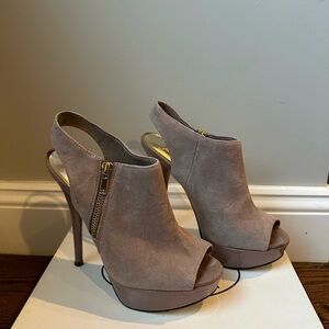 Steve Madden Platform Peep Toe Slingback Heels in Pink Taupe with Gold Zippers